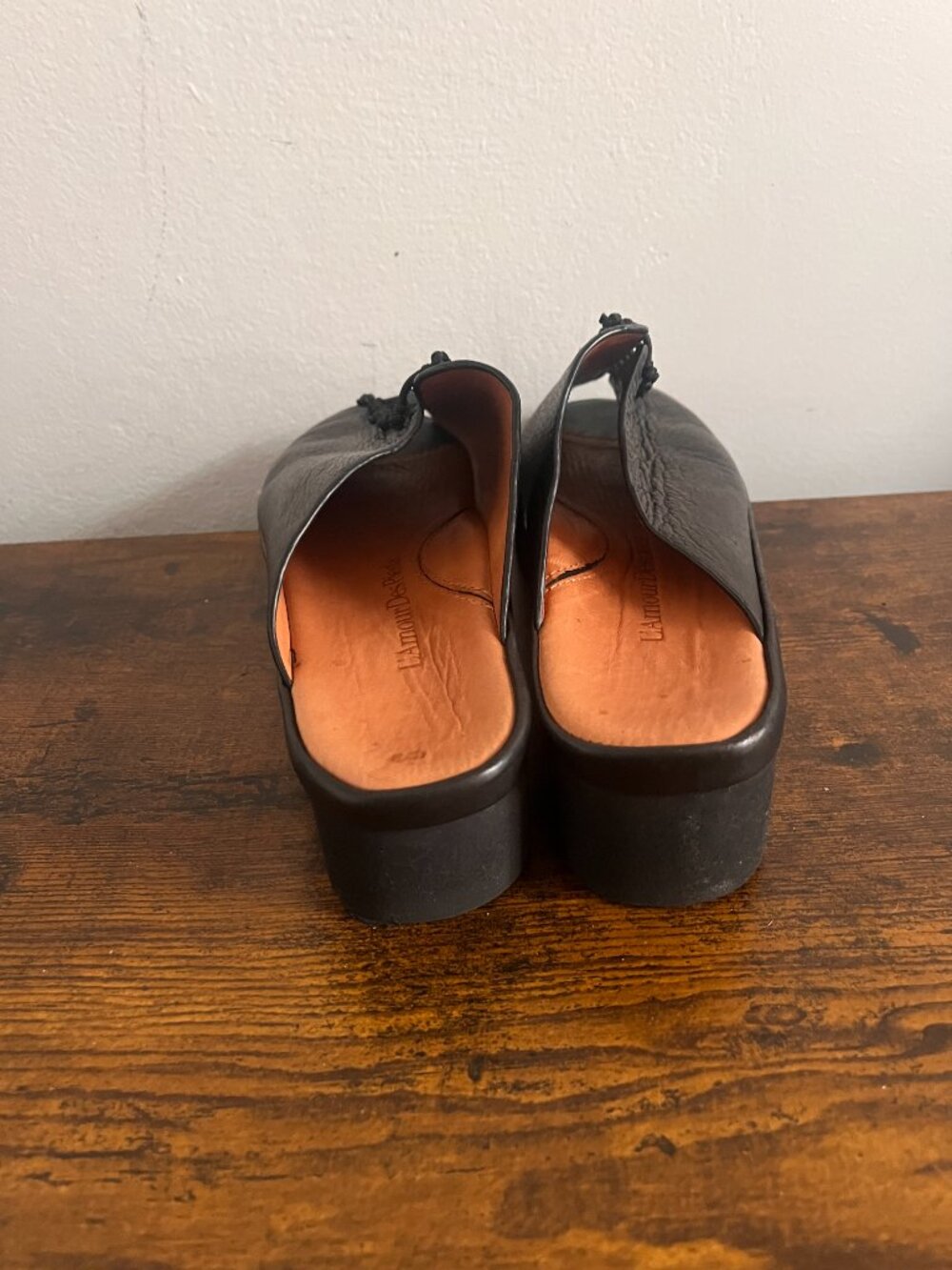 L’AMOUR DES PIEDS Black Leather Clogs - Picture 3 of 4
